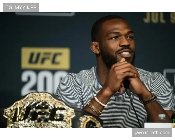 乔恩·琼斯训练完顺手买了辆布加迪，说油费比蛋白粉便宜